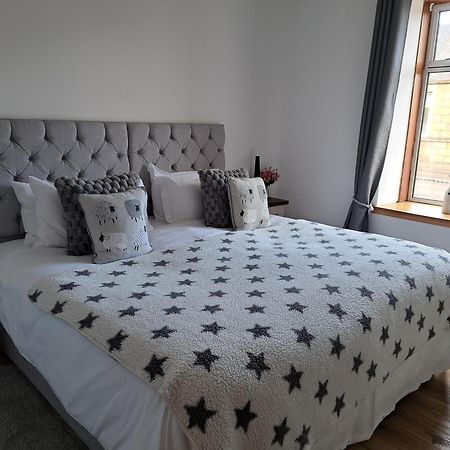 The Apartment In Аберлор Екстер'єр фото